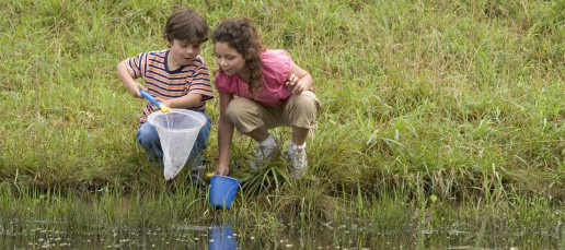 children-on-river_w522_h725